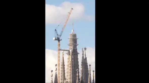 معرفی بلندترین کلیسای جهان؛ نمادی از هنر و تاریخ در اوج + فیلم