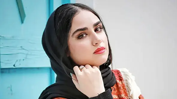 این مرد هم وزن هانیه غلامی طلا به گردنش آویخت + فیلم عجیب از خانم بازیگر که لو رفت!