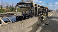 راننده اتوبوس حامل 51 دانش آموز ایتالیایی آن را ربود و به آتش کشید+ عکس