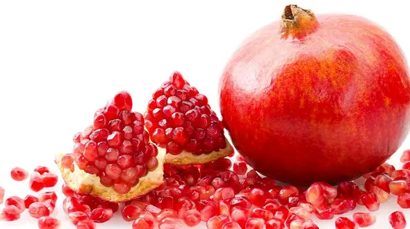 انار شب یلدا به وفور در بازار وجود دارد