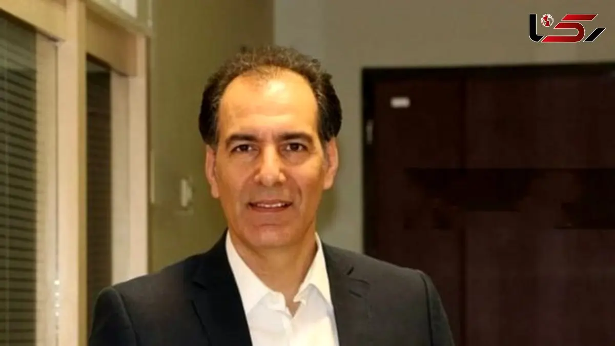 فیلم/ نگاهی به سلیقه همسر بهنام تشکر در چیدمان خانه مشترکشان/ از شلوغ کردن فضای اطراف ناهاخوری با لوازم دکوری تا مبلمان قدیمی و استفاده از لوستر ژاپنی در ورودی خانه