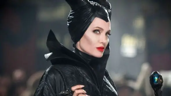 بازیگر زن معروف جادوگر و سنگدل است