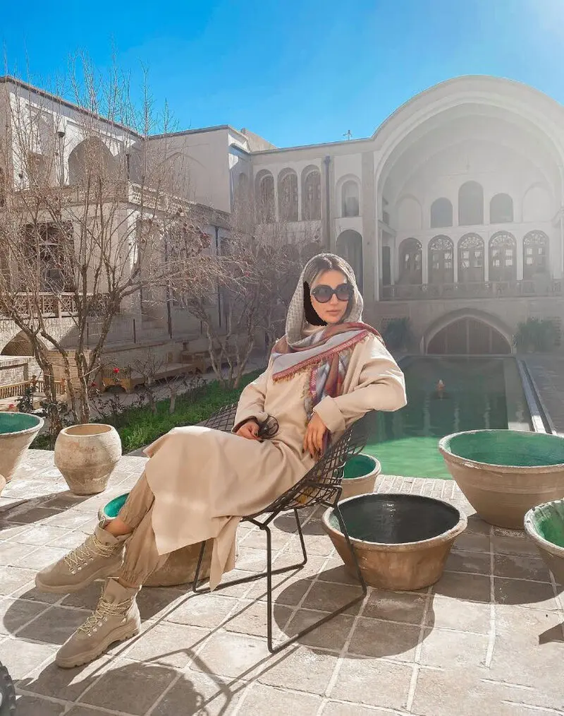 مینا مختاری