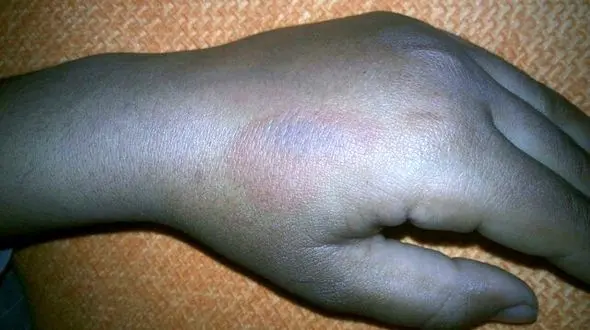 معلم کرجی دستگیر شد/ او روحیه 5 دانش آموز را خدشه دار کرده بود ! + عکس