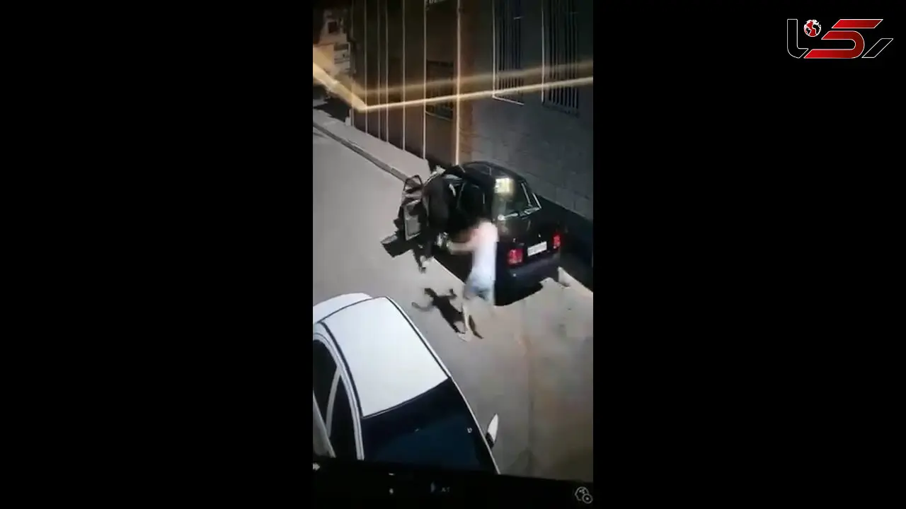 فیلم سرقت عجیب پراید در روز روشن / صاحب خودرو : «پابرهنه دنبال دزد دویدم اما حریفش نشدم »