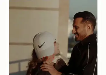 فیلم وایرال شده سعید کریمی بازیکن ملوان و همسرش که باورکردنی نیست .../ اینجا ایرانه واقعا ...اینجا از خارج هم خارج تره ... / فیلم عروسیه مدل فوتبالی تو ورزشگاهه یا تبلیغ برند ....