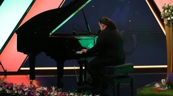 نشان دادن ساز در تلویزیون آزاد شده است؟!