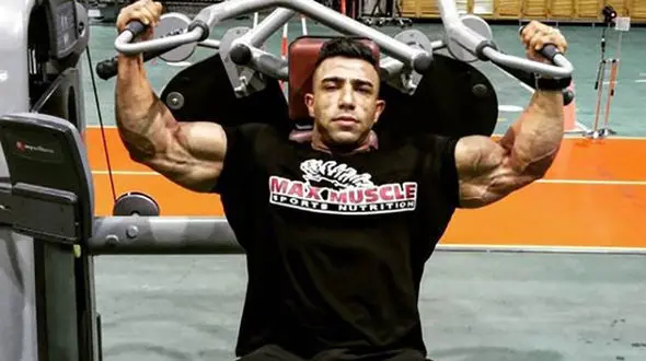 دسته و پنجه نرم کردن آرنولد ایران با سرطان / گفتگو با قهرمان+ عکس