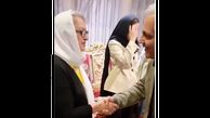 فیلم دست دادن مهران مدیری و مریم امیرجلالی جلوی دوربین ! / اولین دست دادن رسمی یک خانم و آقای بازیگر !