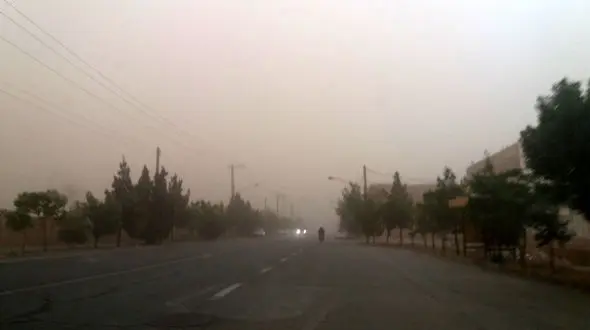 اولین عکس از طوفان گرد و خاک جاده سرخس_مشهد