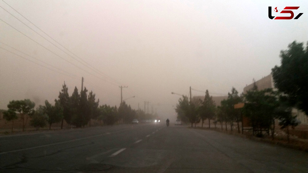 اولین عکس از طوفان گرد و خاک جاده سرخس_مشهد