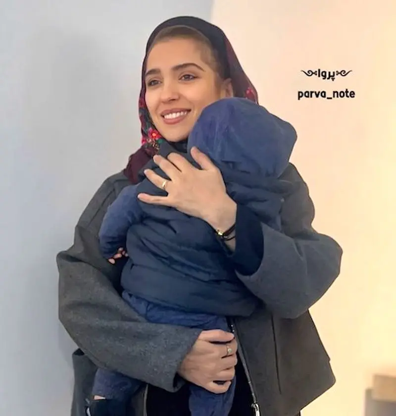 سپند و مونا در نمایشگاه