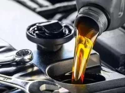 چرا تعویض روغن موتور خودرو در زمستان مهم است؟