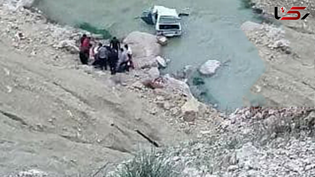عکس / سقوط سواری پیکان به دره / 3 زن و 2 مرد در دم جان باختند