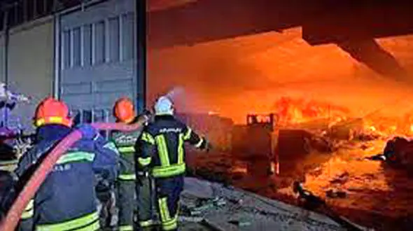مرگ دانشمند ایرانی در آتش سوزی کارخانه تولید چسب ایوانکی در ساوه