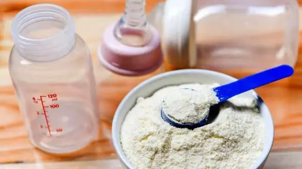 تاثیر شیر خشک بر سلامت کودکان؛ آنچه باید بدانید