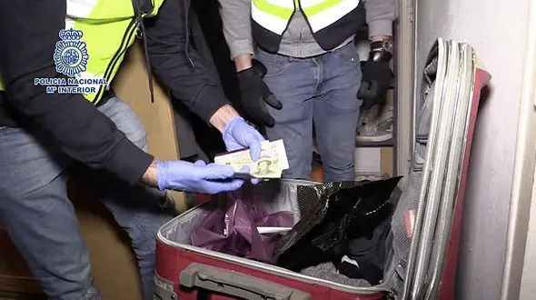 یورش به مخفیگاه قاچاقچیان انسان + عکس