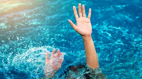 مرگ تلخ زن ۶۵ ساله اهری در استخر 