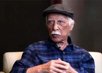 عکس ها / نگاهی به چیدمان خانه زنده یاد بهرام بیضایی با کتابخانه ای بزرگ، تابلو دیواری، پرده های کلاسیک و...