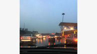 سیلاب جاده کمرد جاجرود را بست/ ترافیک آزاد راه پردیس از تهران تا عوارضی