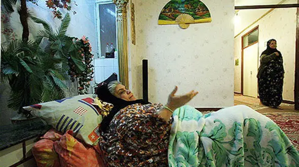 جابه‌جایی عجیب زن سی‌و‌پنج‌ساله ۳۵۰ کیلویی از خانه به قبرستان/مرگ لیلا و مأموریت سنگین آتش‌نشان‌ها 