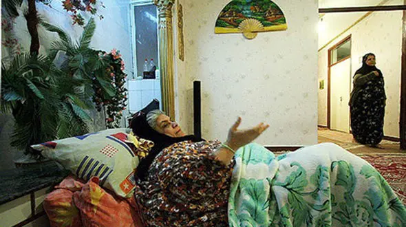 جابه‌جایی عجیب زن سی‌و‌پنج‌ساله ۳۵۰ کیلویی از خانه به قبرستان/مرگ لیلا و مأموریت سنگین آتش‌نشان‌ها 