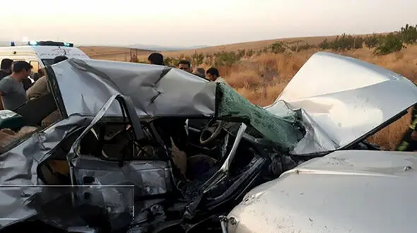 برخورد مرگبار پژو با پراید در ایرانشهر 