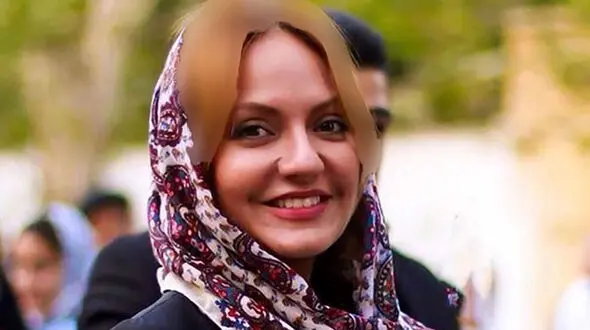 اولین عکس عاشقانه مهناز افشار بعد مهاجرت ! / بوسه ای از جنس عشق !