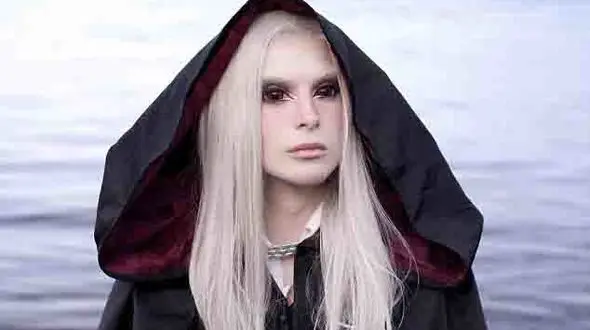 این پسر عاشق اجنه بود / خودش هم اجنه شد! + عکس ها را ببینید