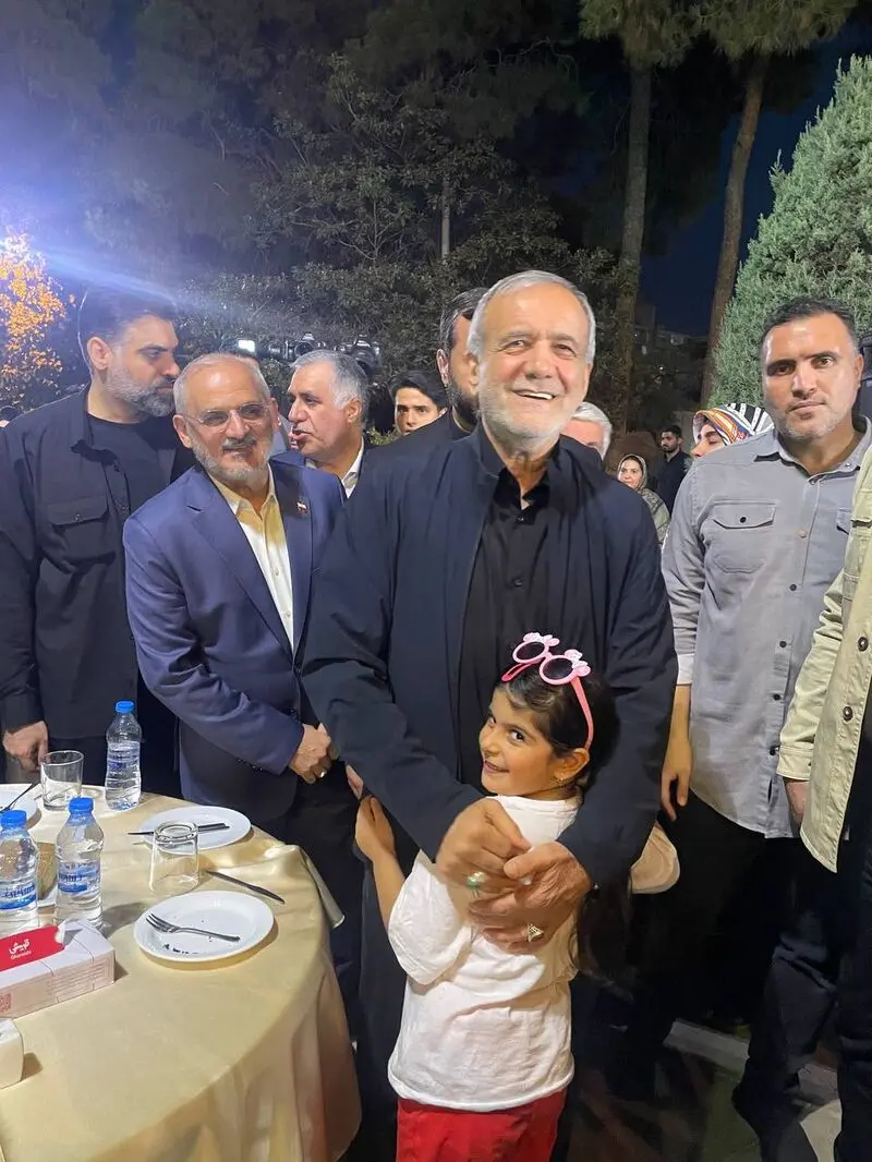 سلفی پزشکیان