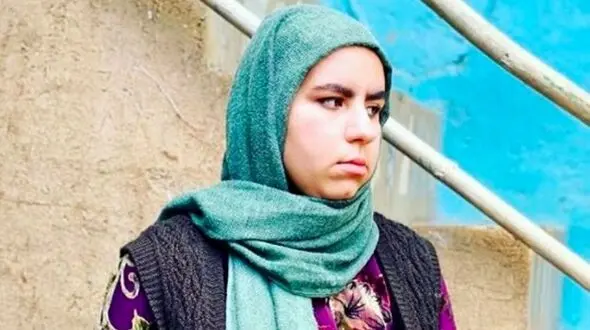 عکسی از گشت و گذار روناک سریال نون خ در دربند