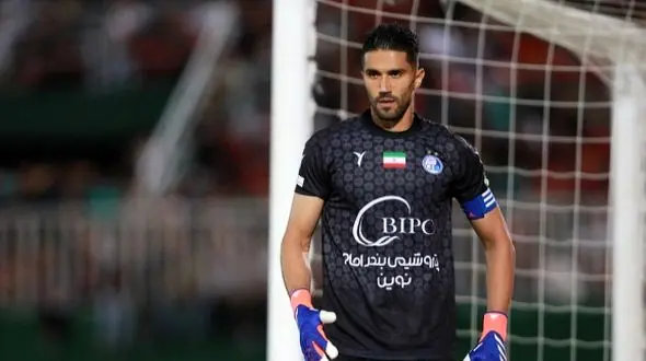 سیدحسین حسینی برای تعیین تکلیف به باشگاه استقلال رفت!