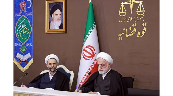 خدمات الکترونیکی غیرحضوری به محکومان و متهمان متواری محدود شود