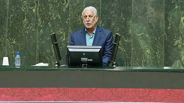 آویزان کردن حرام‌خواران  در ملاء عام 