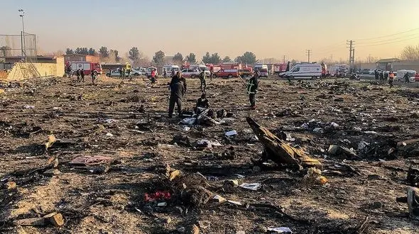 عکس هاو فیلم ها از سرنوشت هواپیمای اوکراینی در آسمان تهران /  6 سال از آسمانی شدن 176 بی گناه گذشت