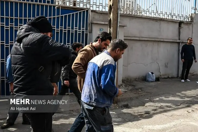 عکس هایی از حمله دشمن به کارخانه و نمایندگی ایران خودرو