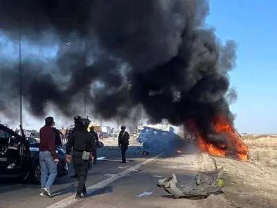 فیلم آتش گرفتن 3 خودرو بعد از تصادف با 13 کشته و 5 زخمی در عراق