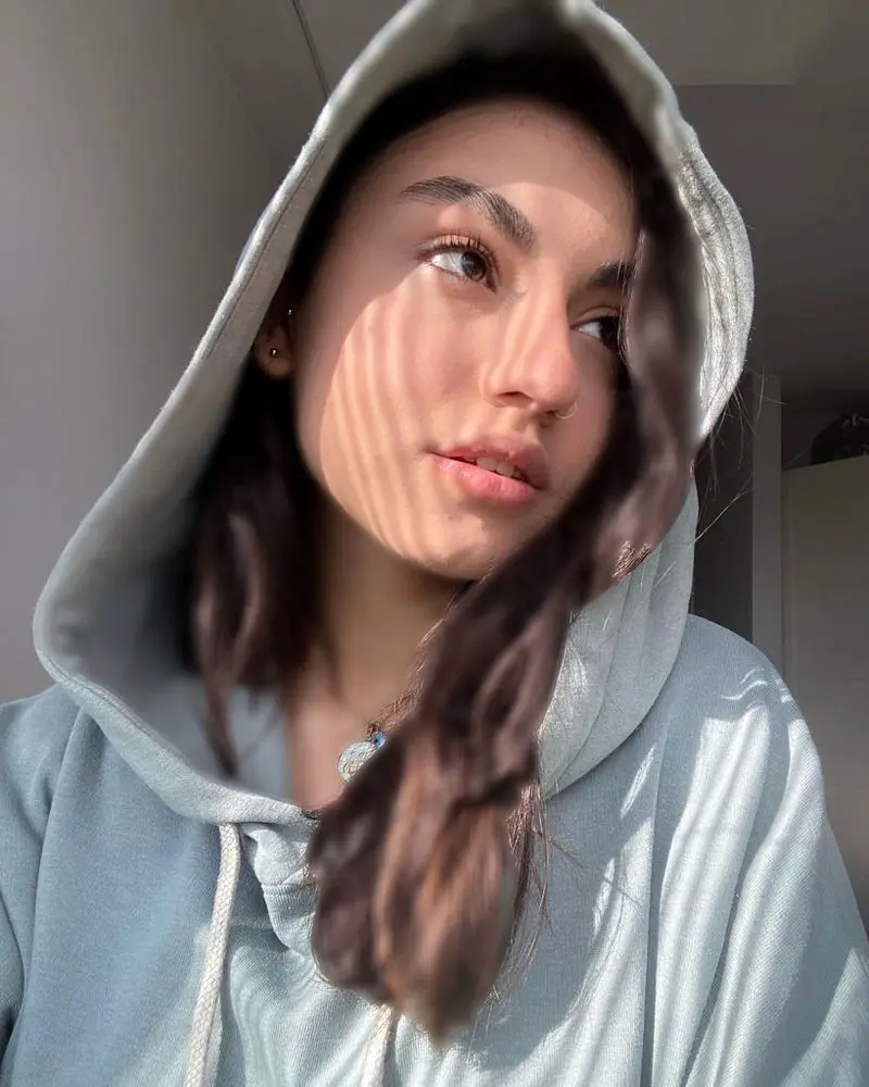 تاریخ وبگردی | تغییر چهره جذاب «درسا کوچولو» سریال بزنگاه در سن 21 سالگی