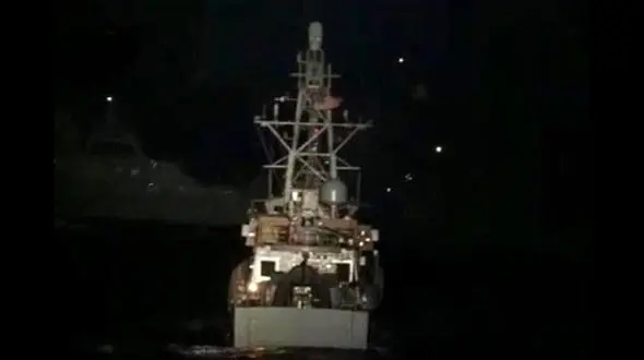 پاسخ ناو آمریکایی به هشدار  سپاه در خلیج فارس به زبان فارسی چه بود؟ + فیلم و عکس