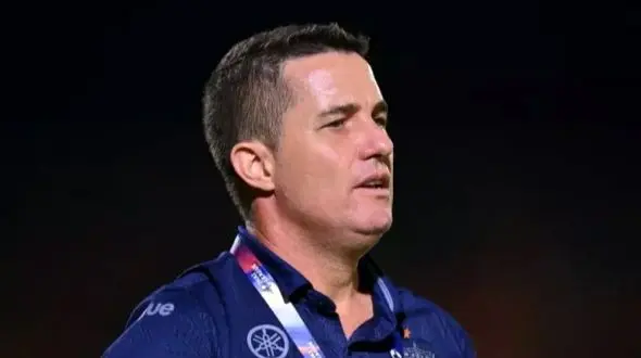 اوسمار نزدیک به قهرمانی جایی فرسنگ ها دورتر از پرسپولیس!