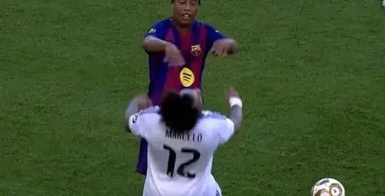 درگیری مارسلو و رونالدینیو در دیدار اسطوره ها + عکس ها