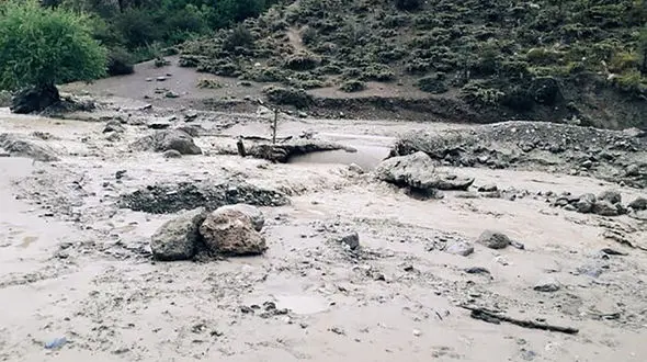 ببینید | فریادهای مرد گرفتار در سیل هولناک فیروزکوه + فیلم