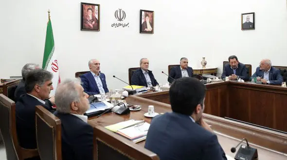 بررسی برنامه‌های افزایش تولید و رفع ناترازی‌ها در حوزه انرژی با حضور رئیس‌جمهور پزشکیان