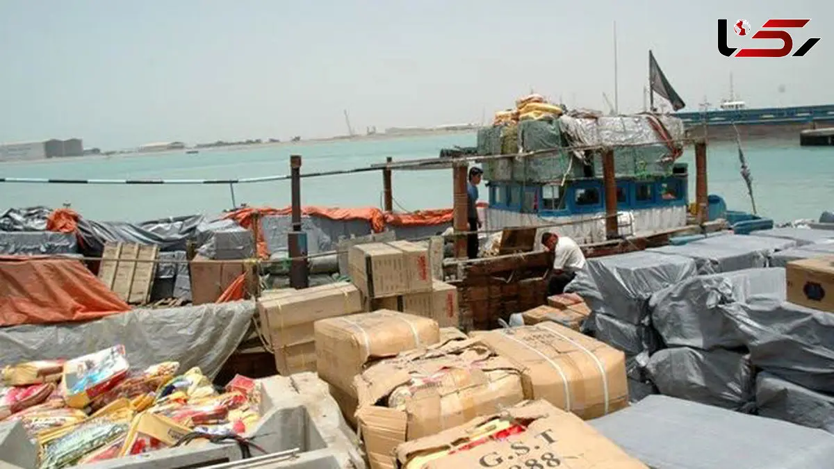 کشف سه هزار چاقوی ضامن‌دار آمریکایی از یک شناور در ساحل بوشهر
