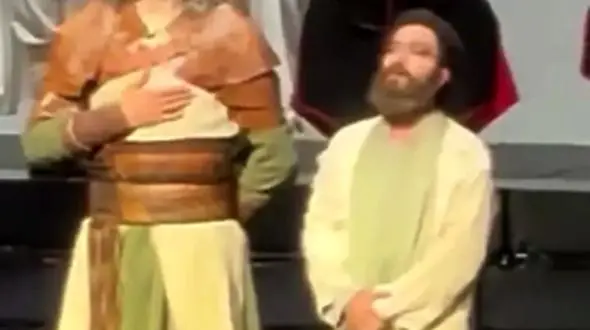 نوید محمدزاده این‌بار سرود «ای ایران» را خواند