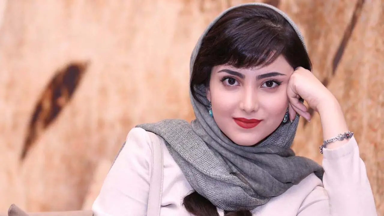 جنجال طنازی های زیبا کرمعلی ! / عکس مادر جوانتر  زیباتر خانم بازیگر !