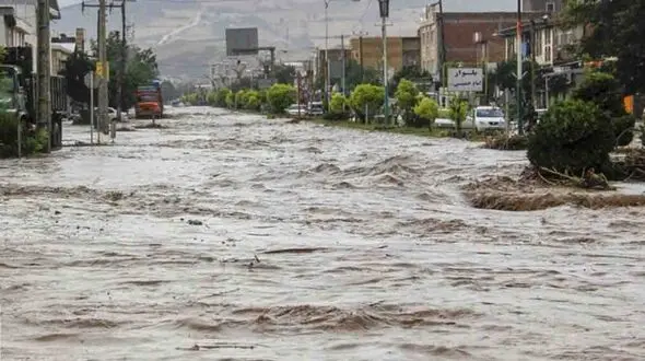  وقوع سیل در رودبار قصران فشم/ ۳ دستگاه آمبولانس اعزام شد