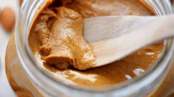 خواص کره بادام درختی: چرا باید آن را به رژیم غذایی خود اضافه کنید؟