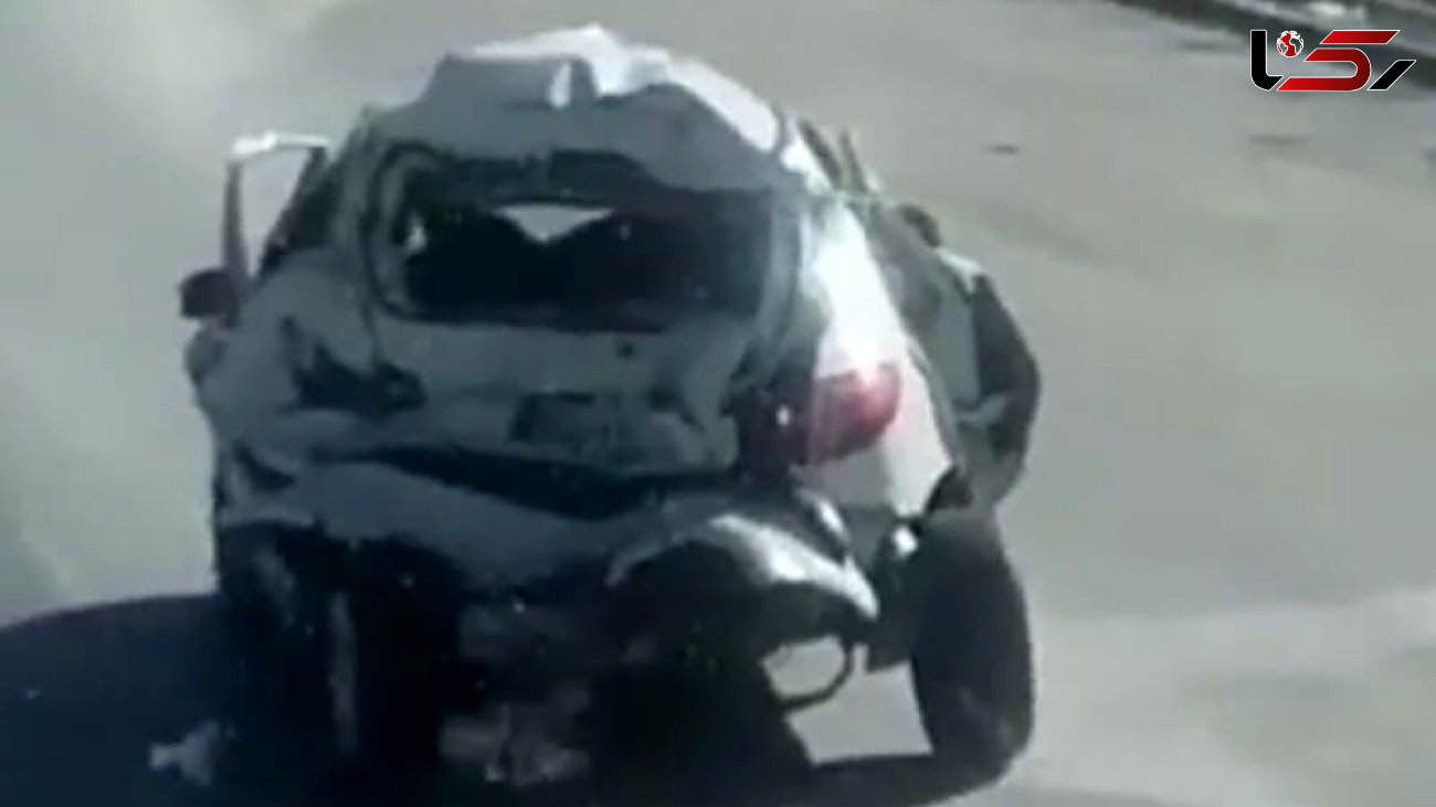 فیلم باورنکردنی رانندگی با پژو 206 مچاله شده در خیابان / همه شوکه شدند