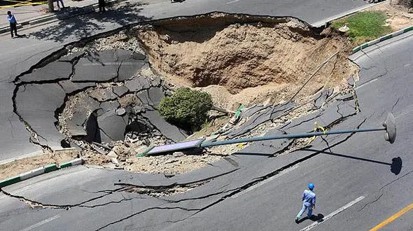 گودبرداری های مگامال خطری جدی برای فرونشست تهران